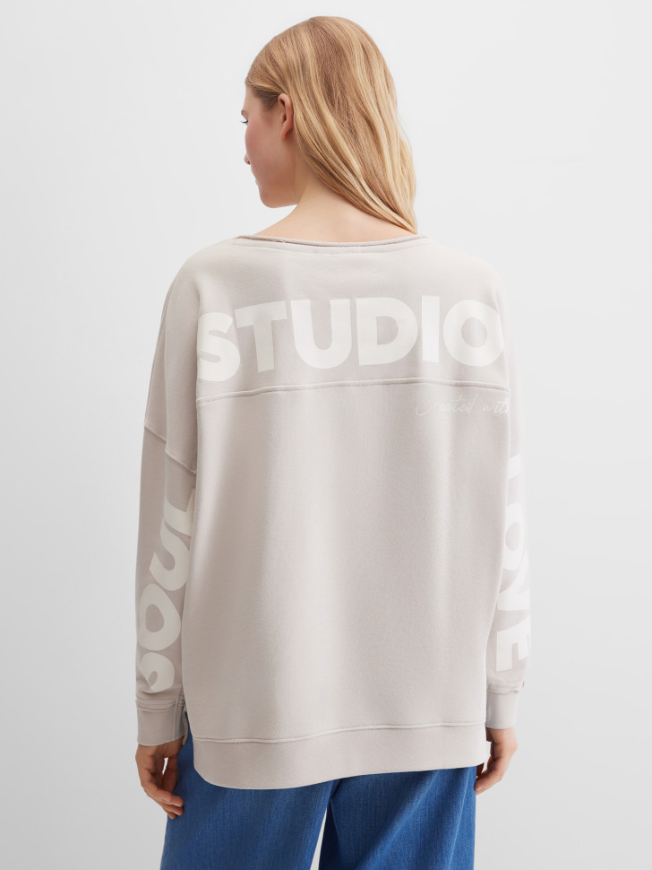 Свитшот оверсайз