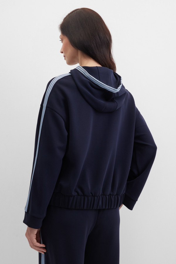 Толстовка с капюшоном