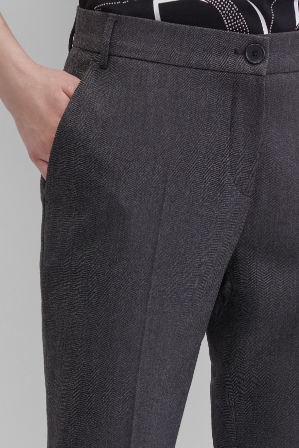 Брюки прямого кроя со стрелками