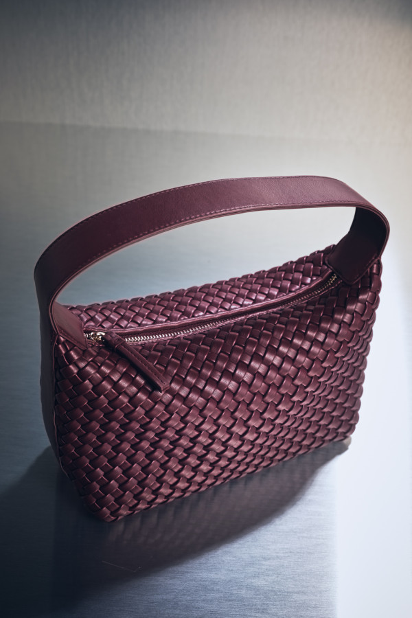 Сумка с плетением