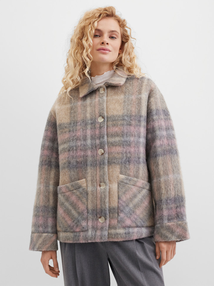 Полупальто с шерстью в клетку