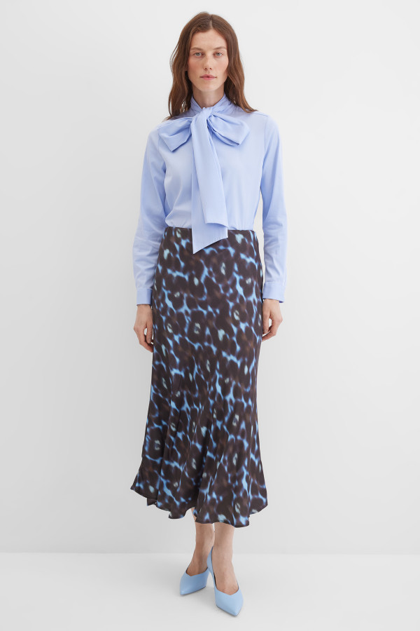 Блузка с бантом