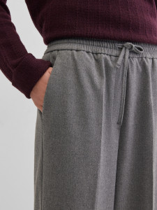 Брюки свободного кроя