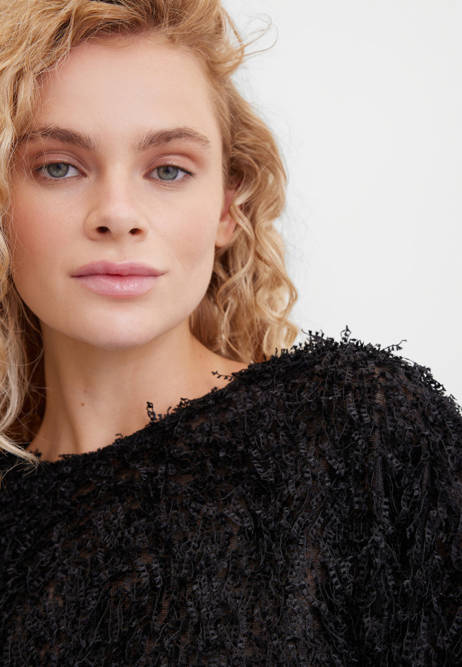 Джемпер с бахромой