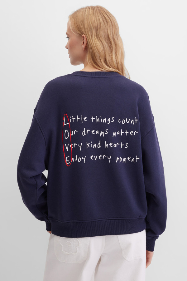 Свитшот свободный