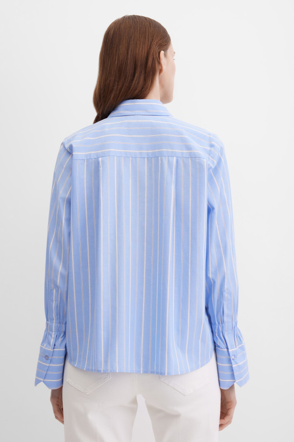 Блузка с широкими манжетами