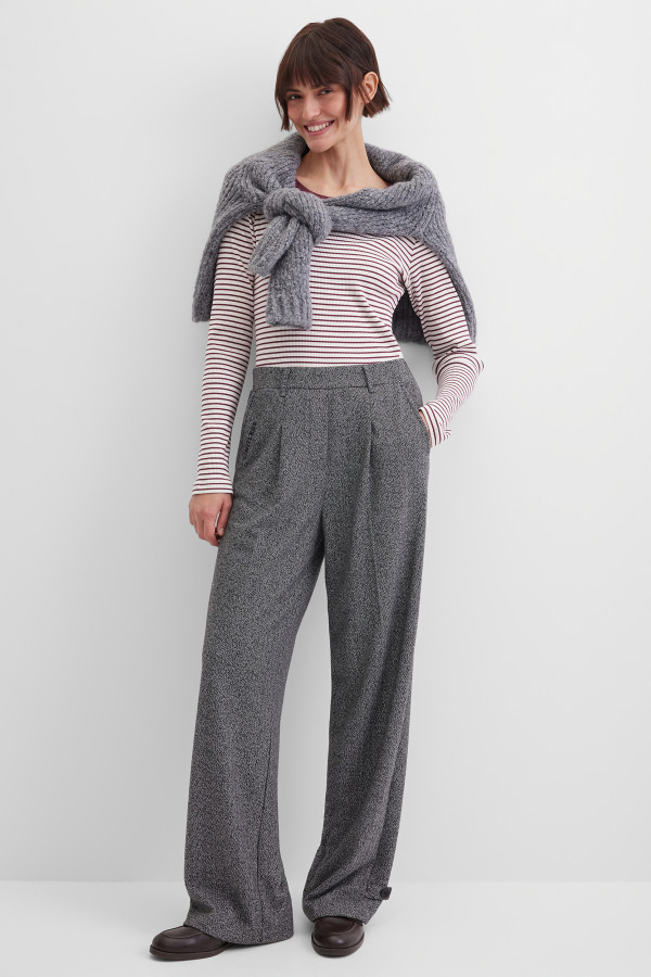 Брюки широкие с защипами