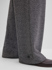 Брюки широкие с защипами