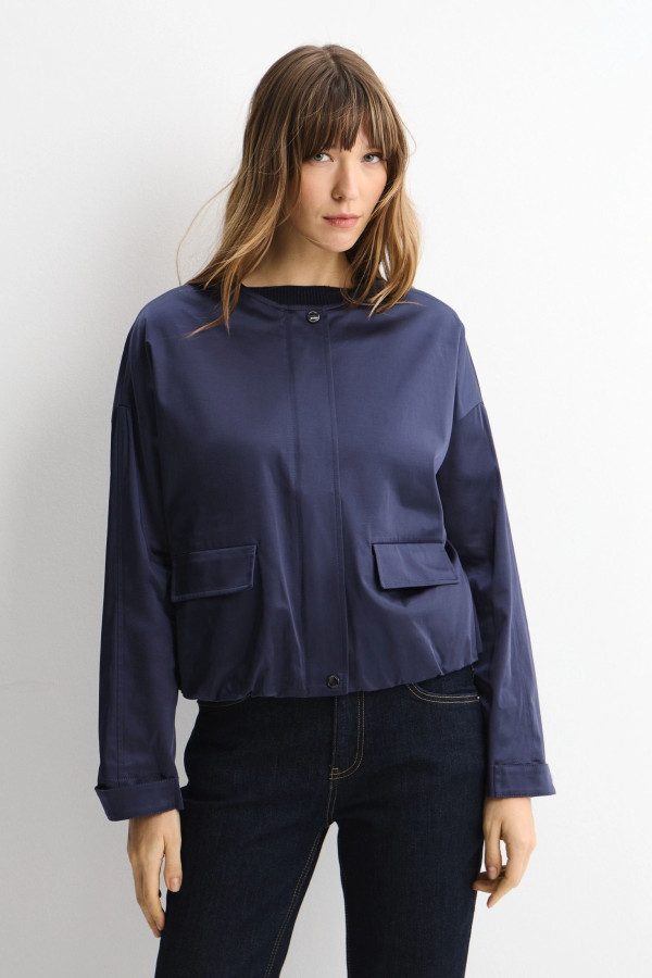 Бомбер с карманами