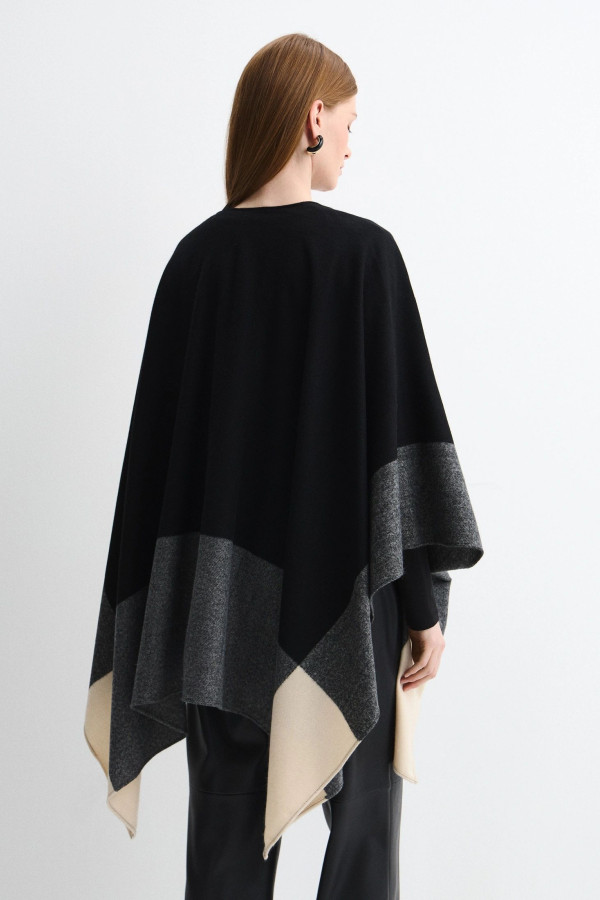 Пончо свободного кроя