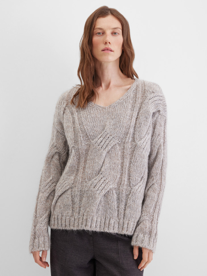 Пуловер с фактурной вязкой