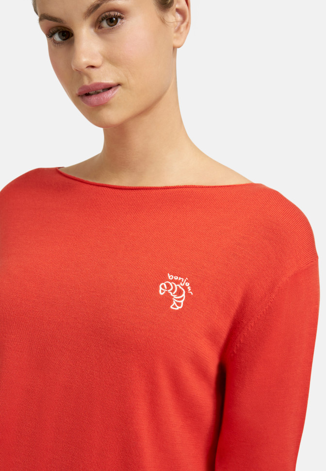 Джемпер с вырезом лодочкой