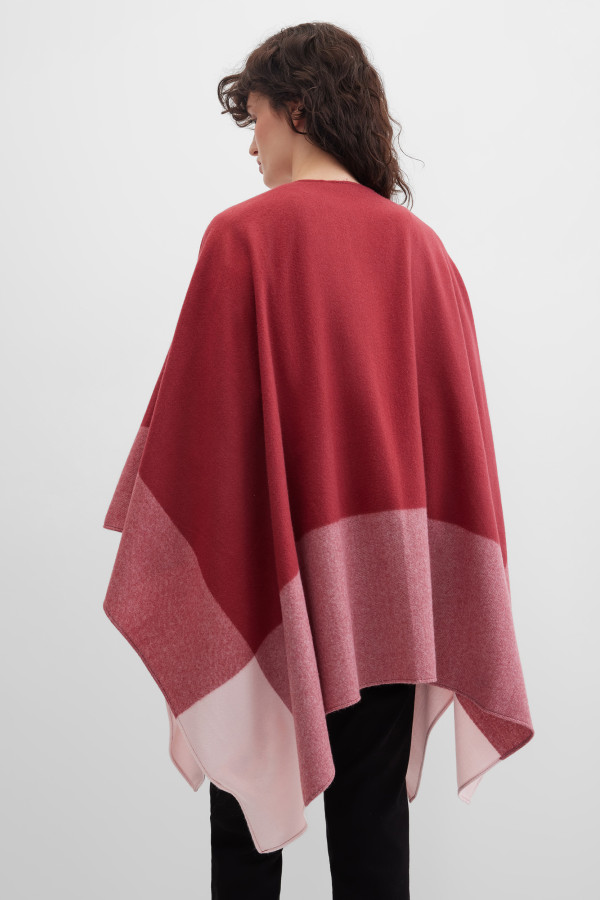 Пончо свободного кроя