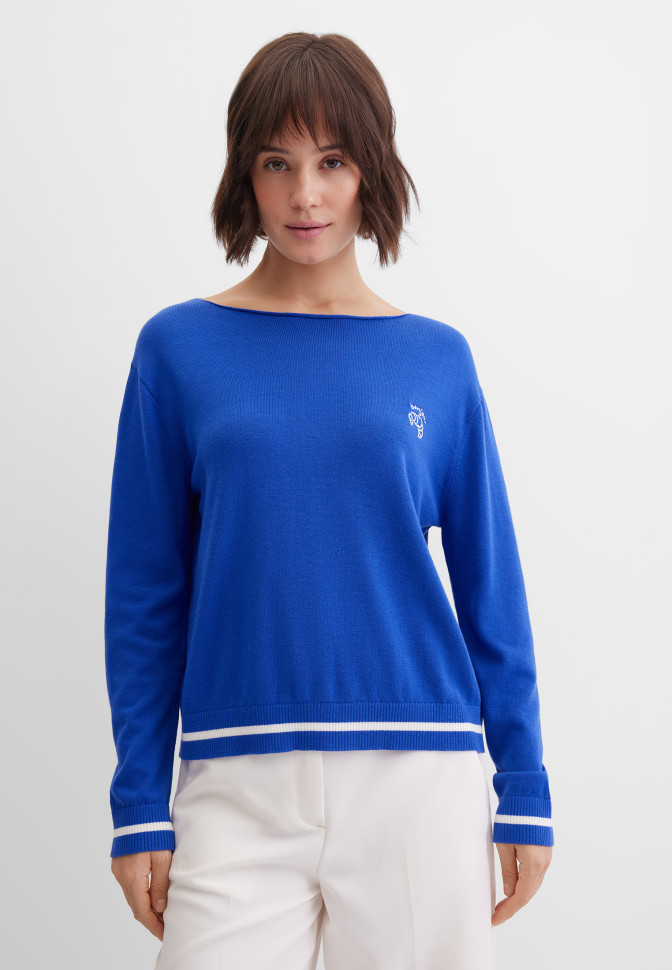 Джемпер с вырезом лодочкой