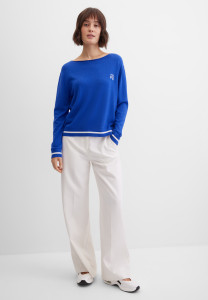 Джемпер с вырезом лодочкой