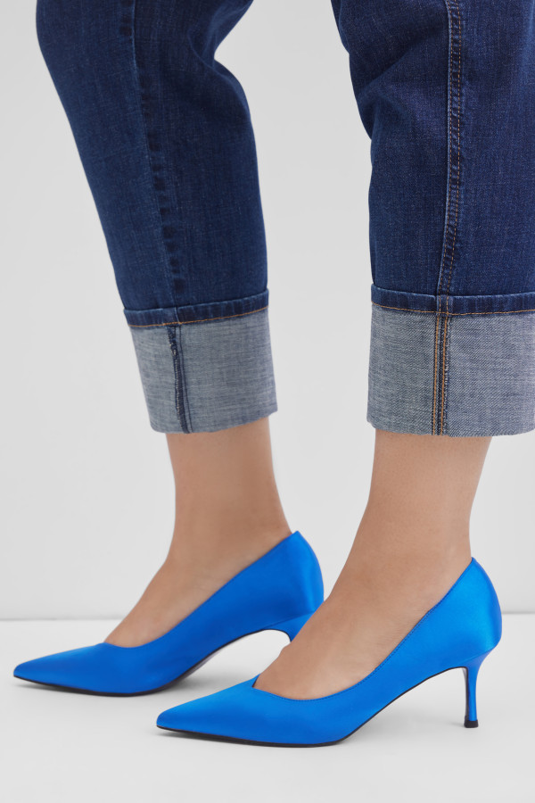 Джинсы  укороченные зауженные