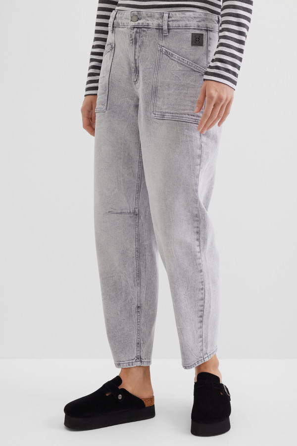 Джинсы-бананы