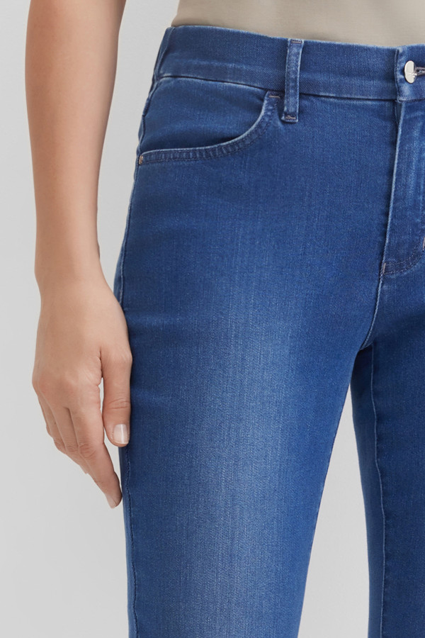 Джинсы зауженные c эффектом потертости