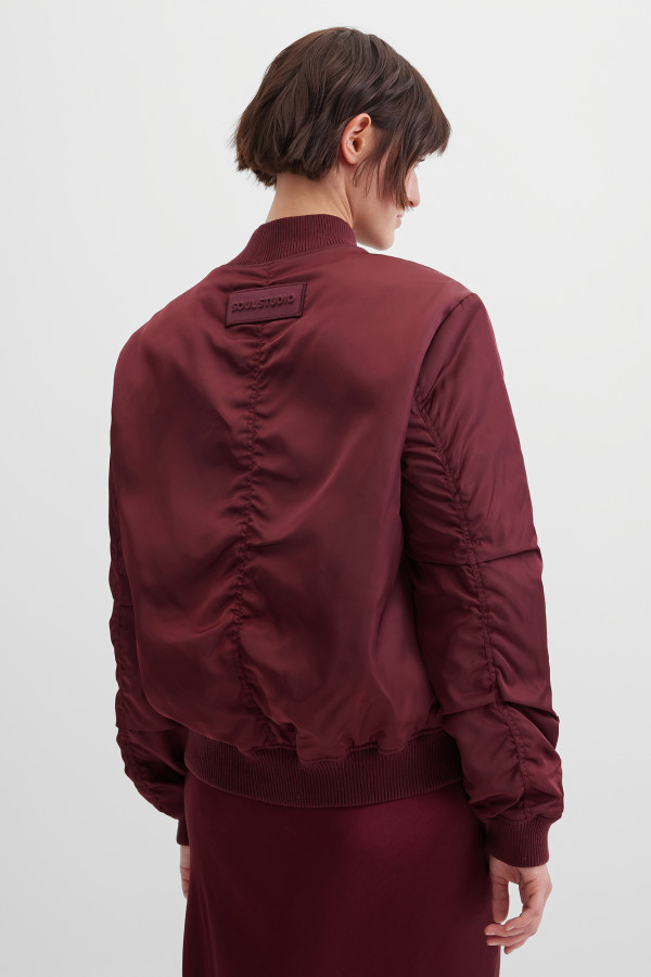 Куртка-бомбер