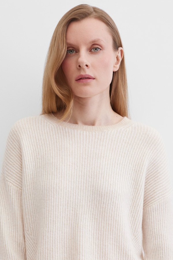 Джемпер с имитацией второго слоя