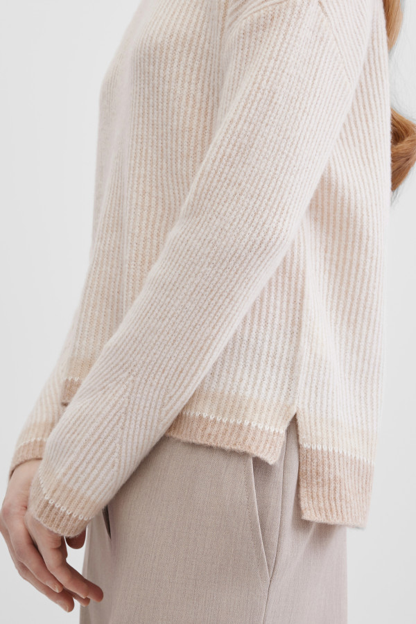 Джемпер с имитацией второго слоя