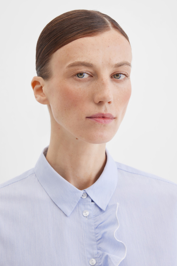 Блузка с рюшами