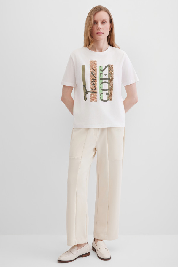 Футболка с принтом и пайетками