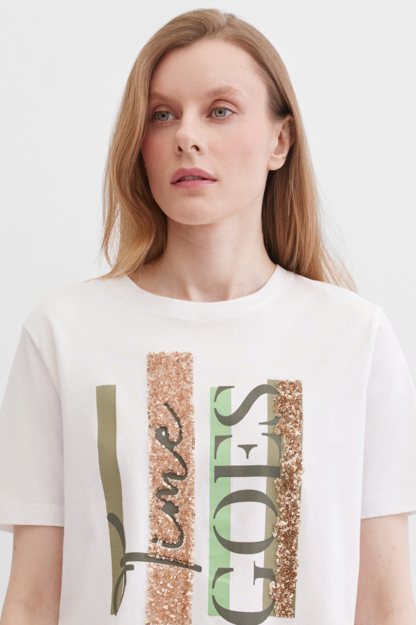 Футболка с принтом и пайетками