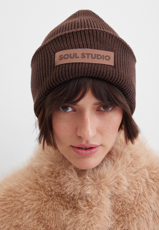 Шапка вязаная