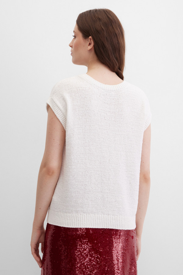 Жилет трикотажный на пуговицах