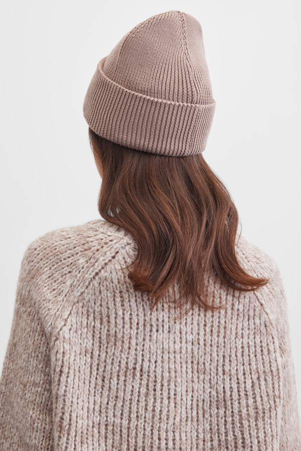 Шапка вязаная