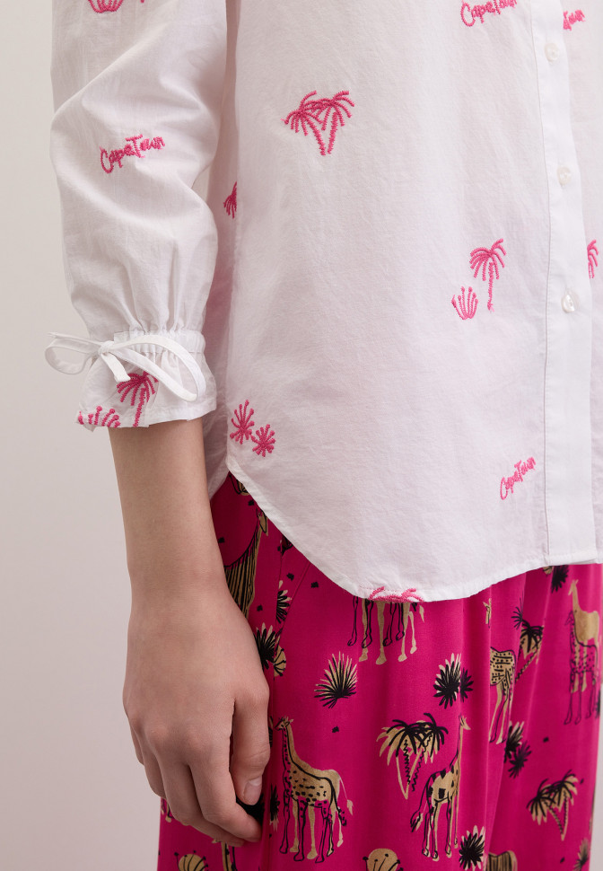 Рубашка с вышивкой