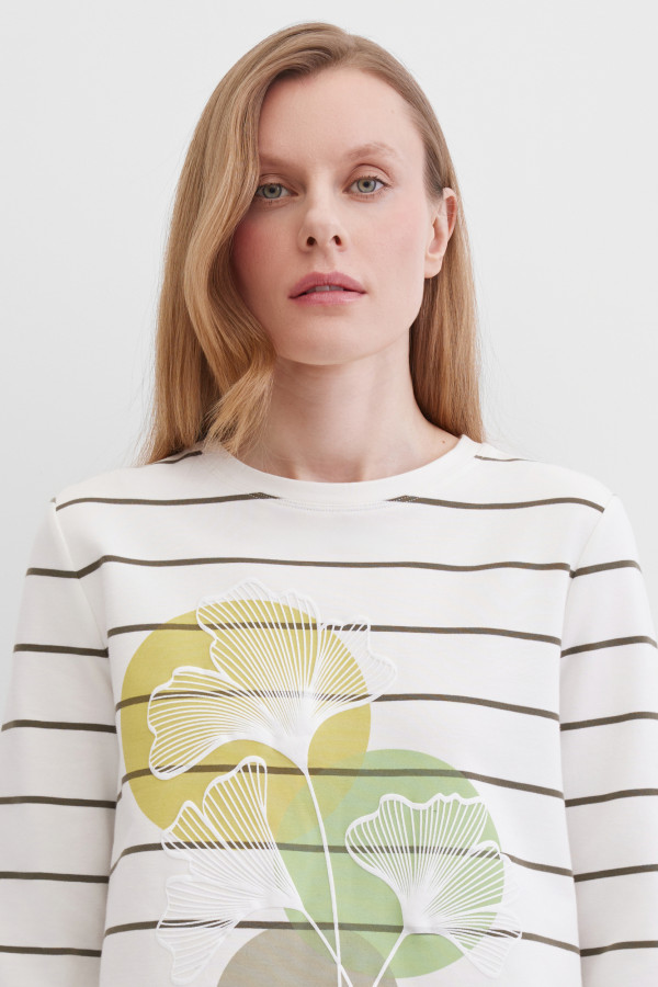 Лонгслив в полоску