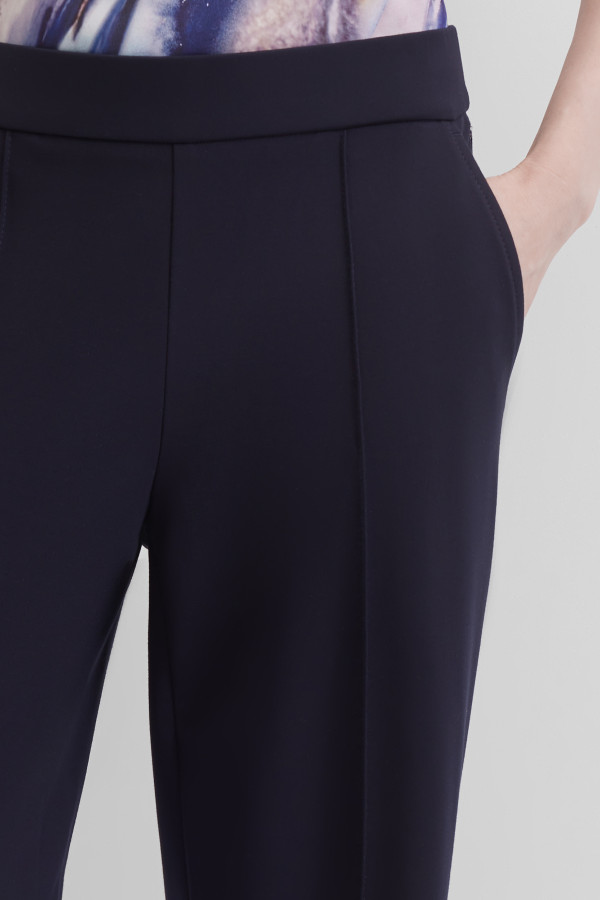 Брюки свободного кроя из трикотажа