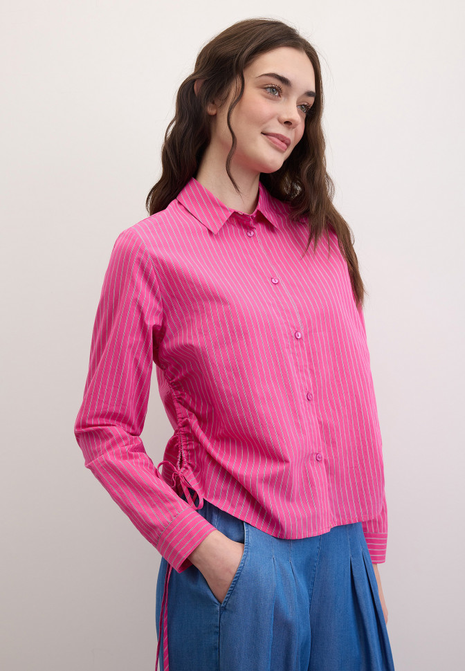 Рубашка в полоску с завязками