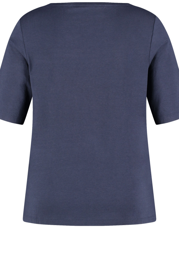 Футболка с пайетками