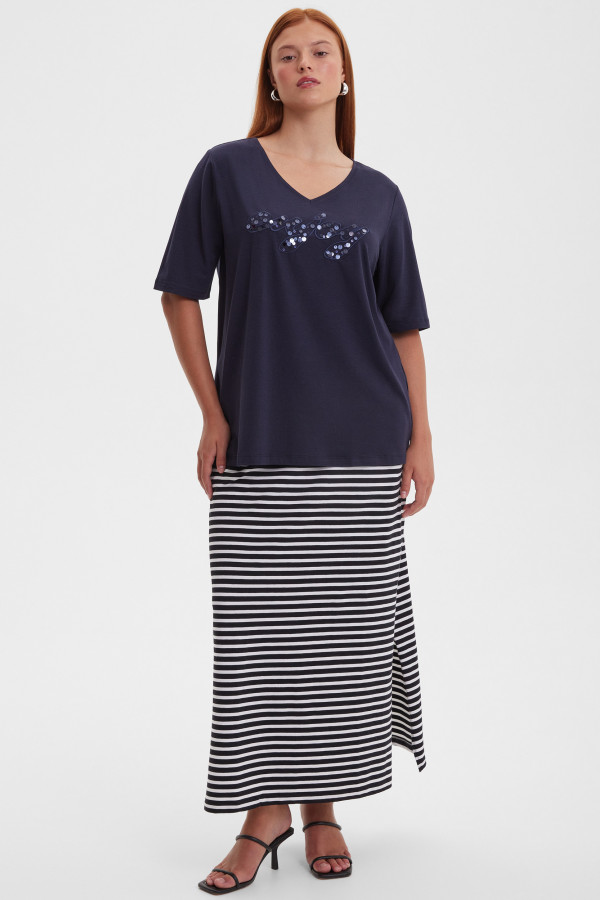 Футболка с пайетками