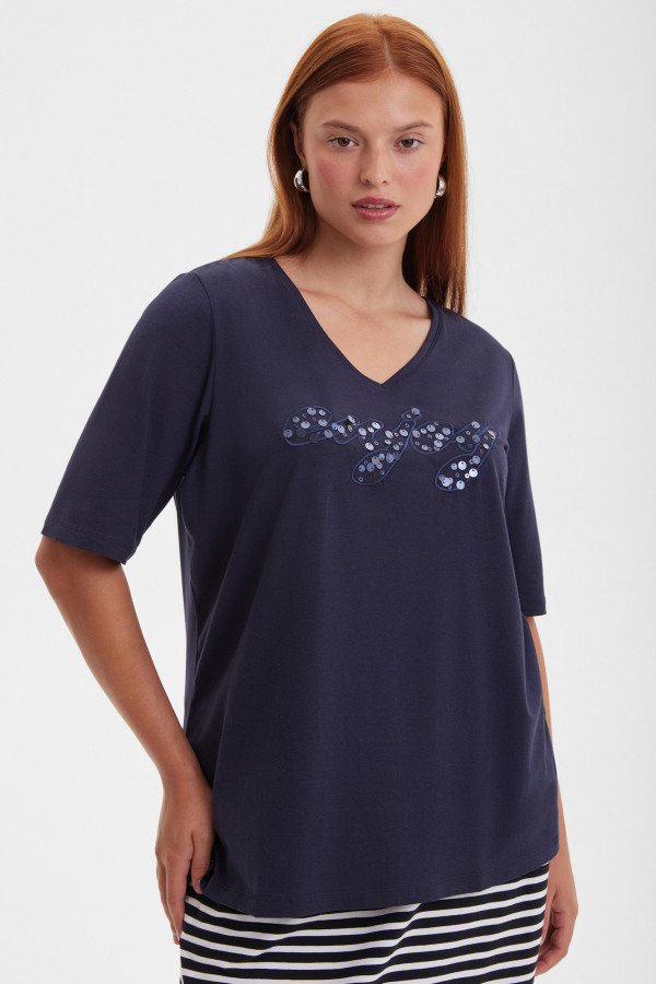 Футболка с пайетками