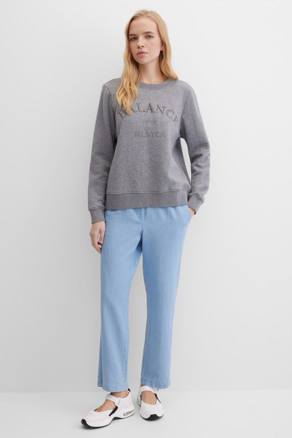 Джинсы зауженные