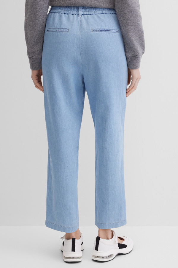 Джинсы зауженные