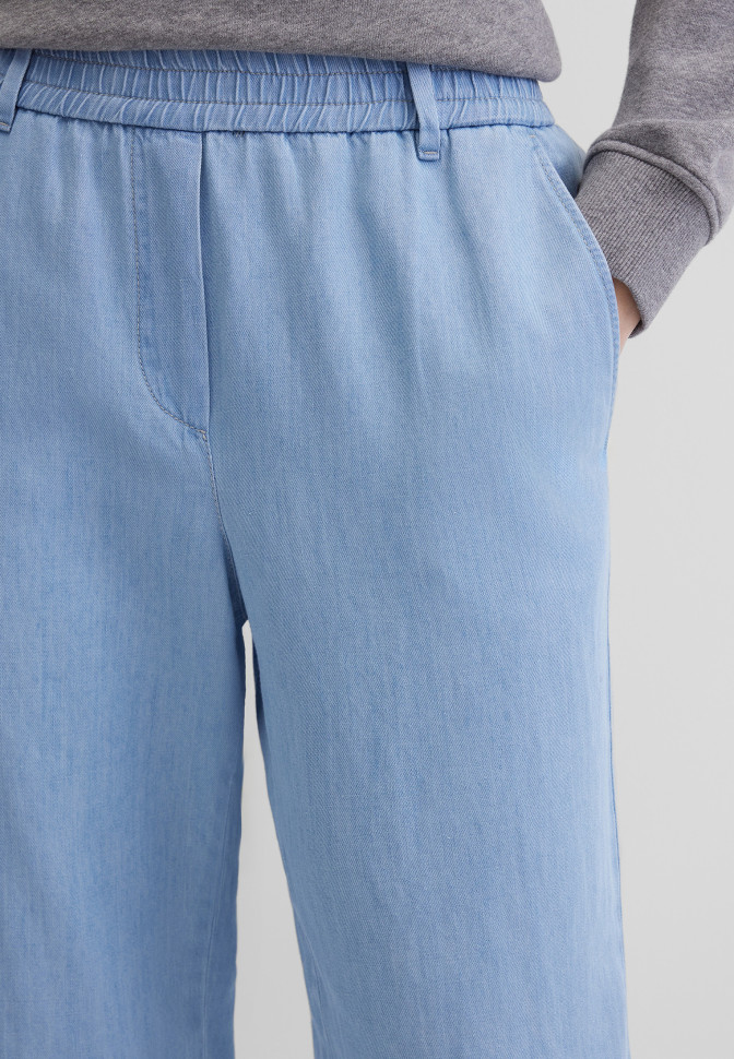 Джинсы зауженные