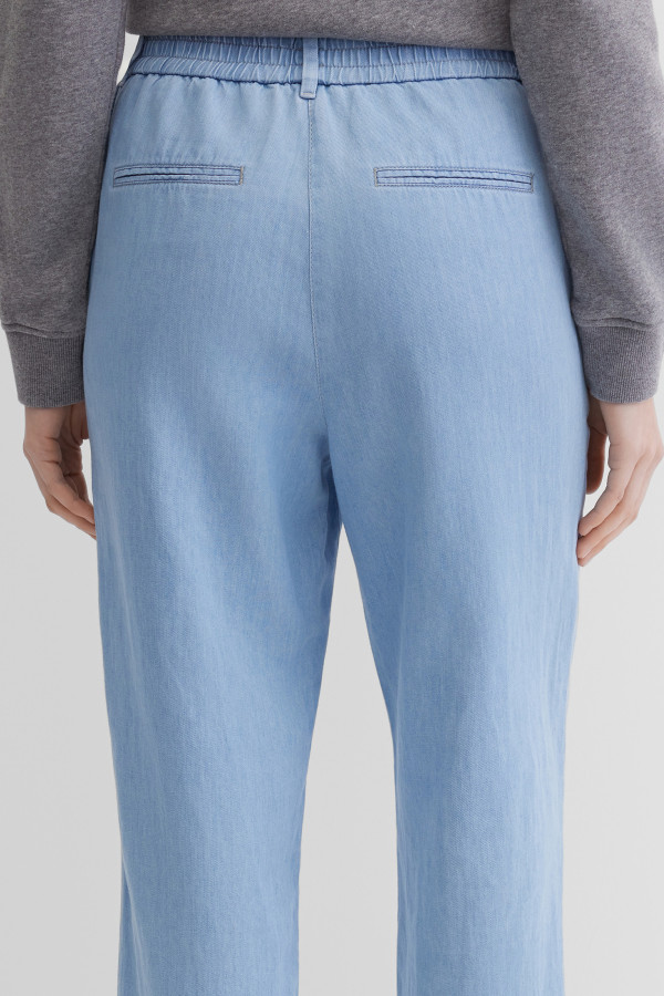 Джинсы зауженные