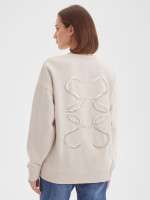 Свитшот с вышивкой на спине