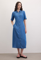 Платье-рубашка миди приталенное с коротким рукавом под деним