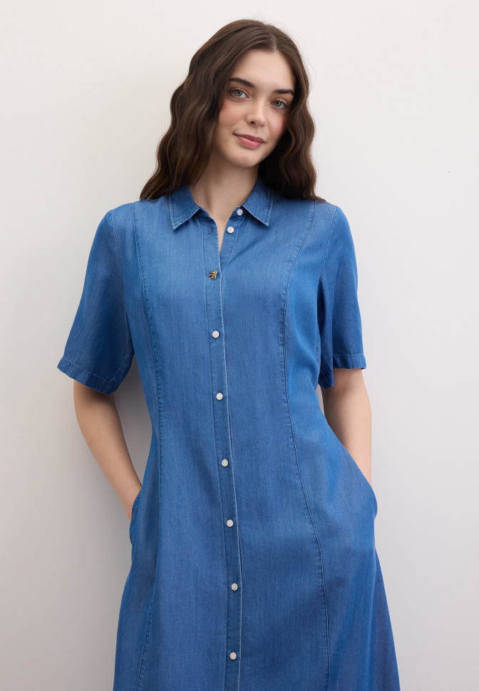 Платье-рубашка миди приталенное с коротким рукавом под деним