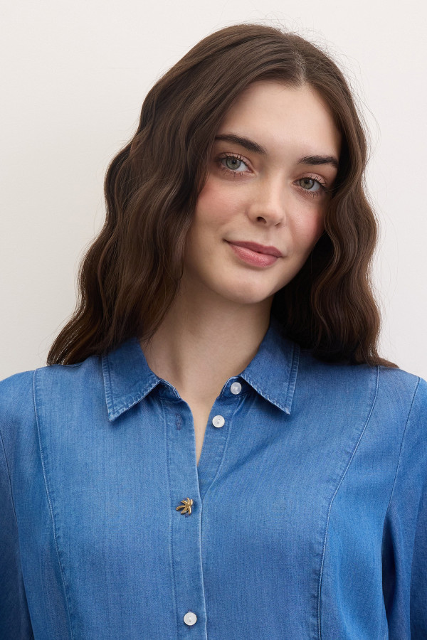 Платье-рубашка миди приталенное с коротким рукавом под деним