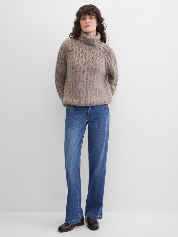 Свитер крупной вязки