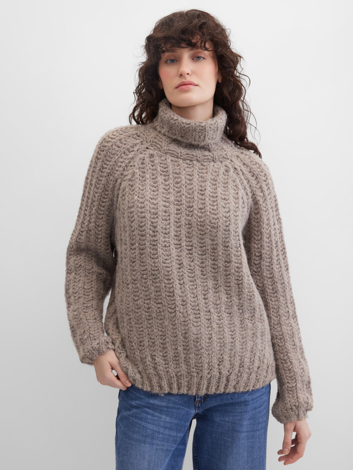 Свитер крупной вязки