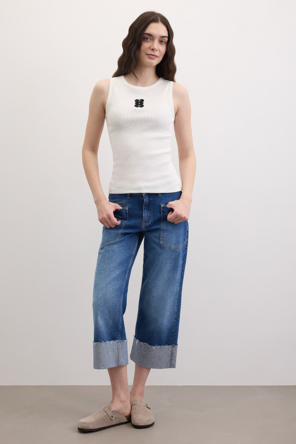 Топ-майка базовый в рубчик с вышивкой