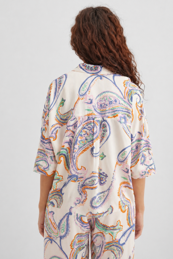 Блуза на пуговицах